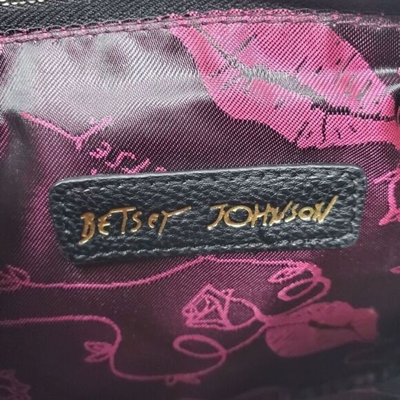 BETSEY JOHNSON Y2K SMALL CLUTCH WRISTLET ACCESSORY BAG & BLACK HEART PURSE CHARM - Picture 9 of 16